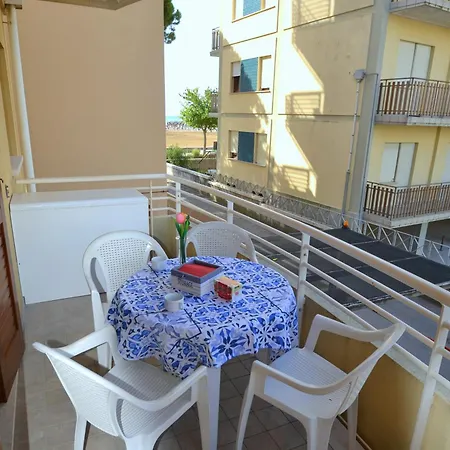 Comfortable Flat For 4 Guests By The Apartment *