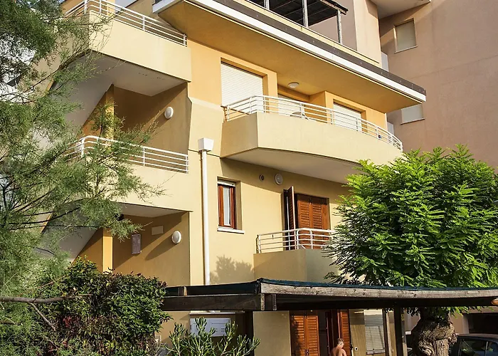 Appartamento Comfortable Flat For 4 Guests By The