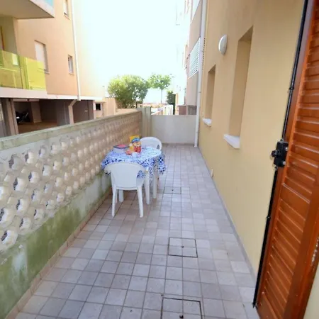 Apartmán Comfortable Flat For 4 Guests By The